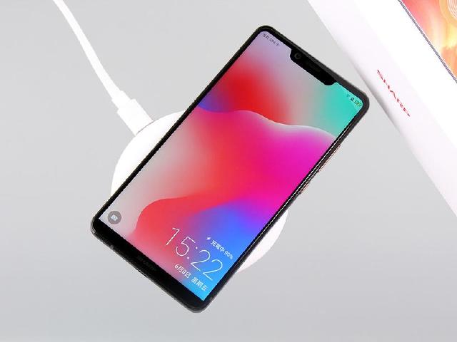 同級手機首款支援無線充電 SHARP AQUOS S3高配版