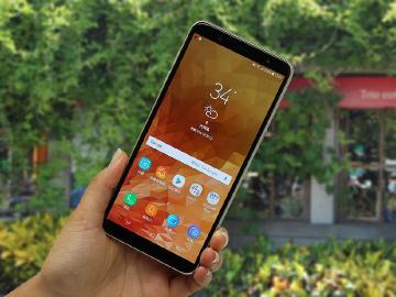 6吋三星J8開箱 16MP前後鏡頭、三段鎂光燈