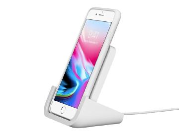 羅技推出iPhone無線充電座 7.5W快充與過熱保護