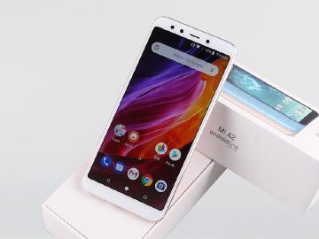 前後20MP 純粹Android One 小米A2開箱