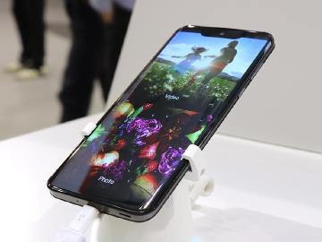 夏普展示OLED手機面板 AQUOS新機首度亮相[IFA 2018]