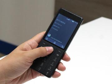 內建小愛同學的多親AI手機 Qin 1s開箱實測