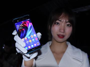 雙螢幕與三鏡頭規格 vivo NEX雙屏版手機開箱簡單玩