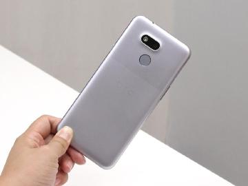 13MP前後鏡頭、雙質感設計 HTC Desire 12s開箱