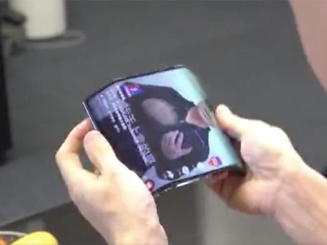 小米黑科技來了！林斌秀出雙折疊手機 或許命名Dual Flex