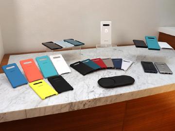 SAMSUNG S10系列原廠配件同步推出 LED智能背蓋吸睛