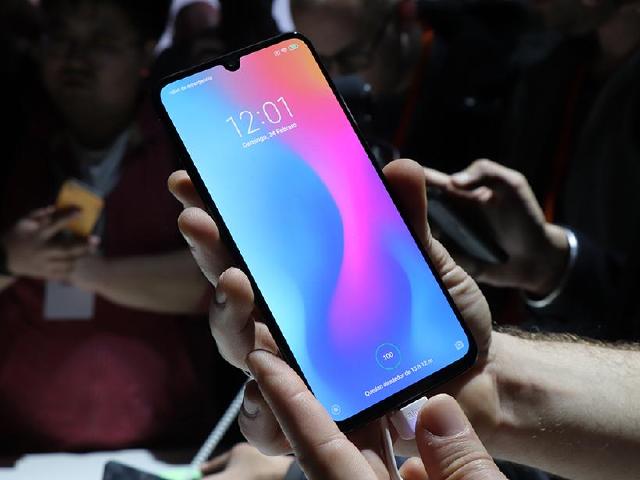 小米9國際版與智慧燈泡發表 2月底手機上市[MWC 2019]