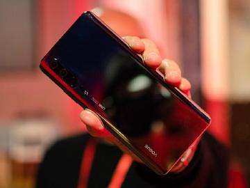 華為P30 Pro模型機疑曝光 3鏡頭傳支援10倍變焦