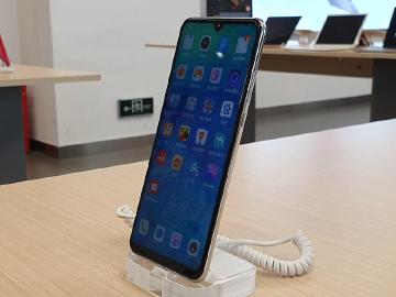 華為nova 4e規格6GB RAM 台灣大哥大4月開賣