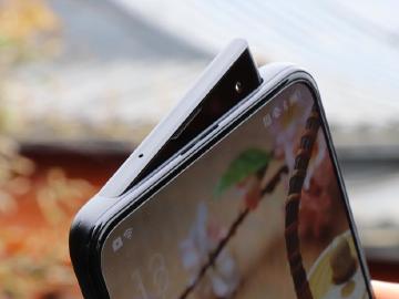 海豚鰭升降鏡頭 OPPO Reno標準版搶先開箱與跑分