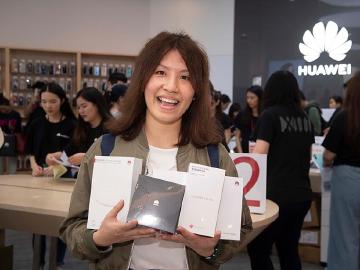 華為手機預購創3倍成長 P30與P30 Pro排隊禮超夯