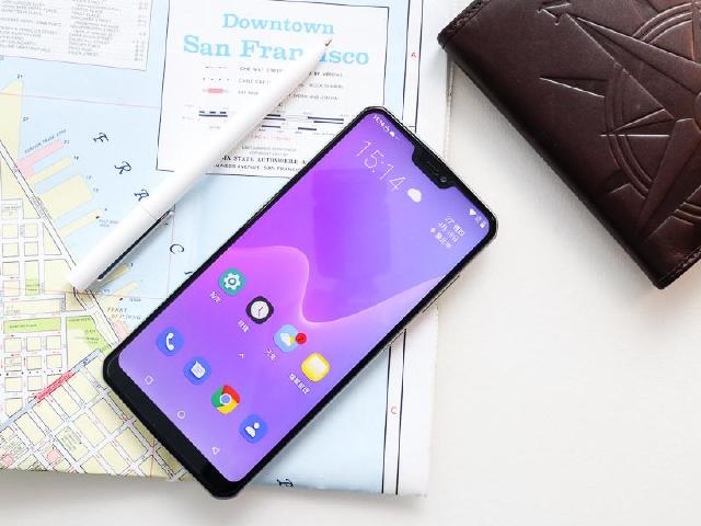 全台最大電量手機SUGAR F20深度體驗 出國不用帶翻譯機和網卡