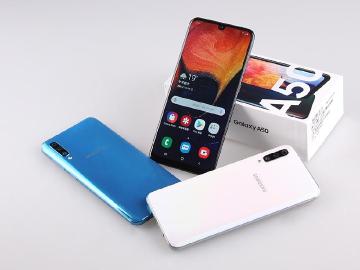 123度超廣角、前後25MP鏡頭 SAMSUNG A50開箱跑分