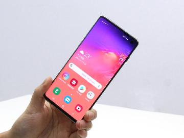 三鏡頭規格主相機 6.1吋SAMSUNG S10開箱
