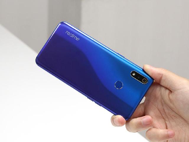 realme 3 Pro手機與遠傳合作 7月電信通路獨賣