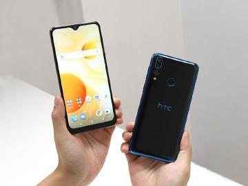 首款三鏡頭規格的HTC手機 Desire 19+雙色開箱