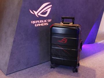 細節再升級！華碩ROG Phone 2代配件周邊搶先公開