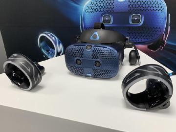 [影片]HTC發表全新VR頭戴裝置 VIVE Cosmos動手玩