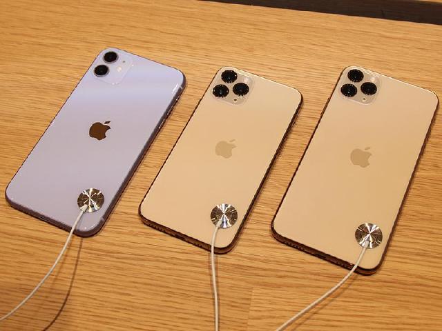 [影片]蘋果iPhone 11台灣開賣直擊 新機體驗動手玩
