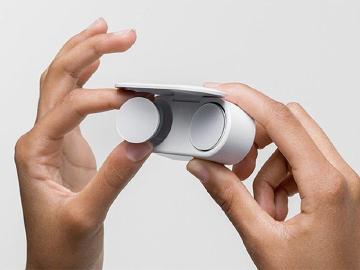 微軟推出真無線耳機 與Office 365等服務相容