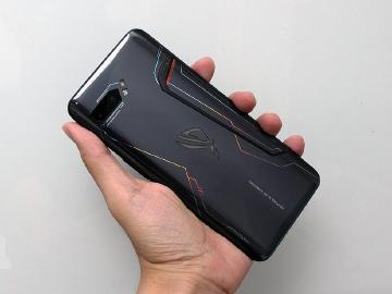 華碩ROG Phone二代拆機 確認機身鋁片不支援主動散熱