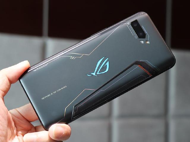 ROG Phone 2紳士黑旗艦版即日上市 12/9大全配行李箱開賣