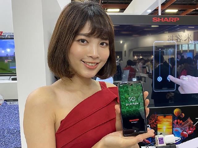 [影片]台灣夏普展示5G原型手機 AQUOS Zero 2同場現身