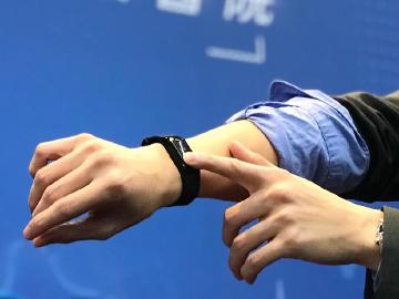 30秒測心律！中央大學研發醫療用智慧手環Micor A100