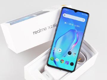 規格敢越級、真給力 realme X2 Pro平價旗艦手機開箱