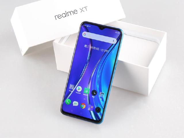 realme品牌日優惠登場 2月底前購機送18個月保固