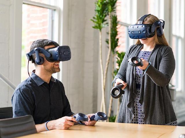 鎖定VR企業用戶 HTC推出Vive Pro Eye商用版