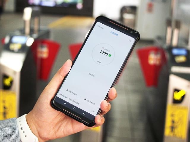 悠遊付電子支付上線 iPhone刷捷運還要再等等
