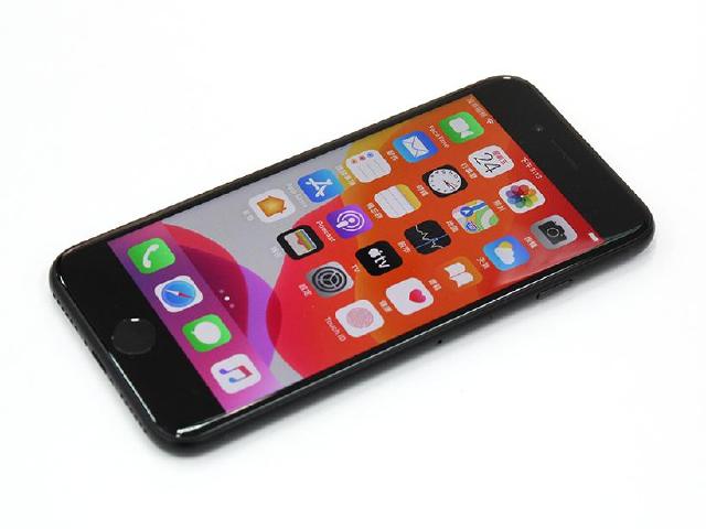 台灣4月手機銷售量創新低 iPhone SE上市熱銷