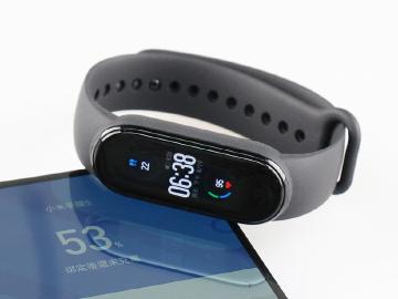 動態錶盤、磁吸式充電!小米手環5代搶先開箱體驗