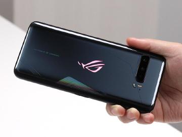 ROG Phone 3實測S865+ 安兔兔外掛風扇飆破65萬分