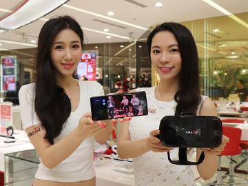 夏普R5G與三星A71、A51 5G手機 8月底前來遠傳享折價優惠