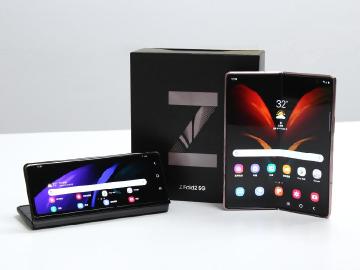 探索未來樣貌！SAMSUNG Z Fold2折疊手機開箱與跑分