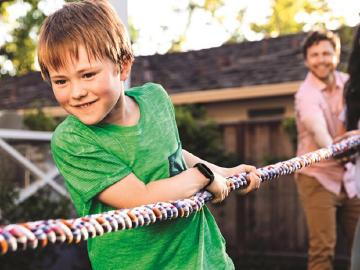 Fitbit Ace 3兒童智慧手環3月底開賣 小小兵錶帶同步推出