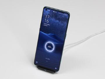 中國官方新規範！手機無線充電功率最高上限50W