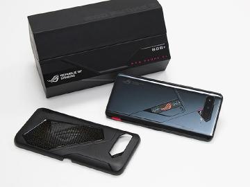 性能升級、彩色幻視螢幕更奪目 ROG Phone 5s Pro開箱跑分