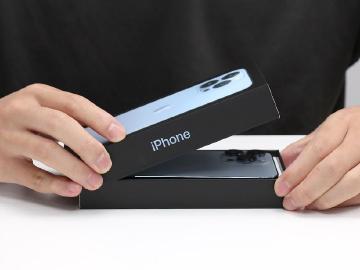 新機加購手機保險更安心 iPhone 13摔壞也不怕