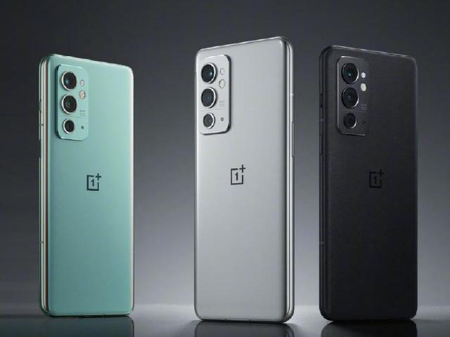 OnePlus 9RT 5G旗艦手機發表 Buds Z2真無線耳機亮相