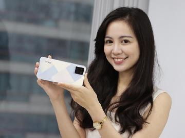 手感好、續航力佳 4G手機vivo Y21開箱