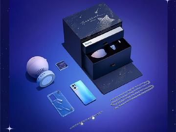 攜手POCOCO星空燈 OPPO推出Reno7流星寶藏配件禮盒