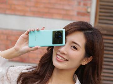 蔡司全能相機、雙晶片旗艦手機 vivo X80開箱體驗