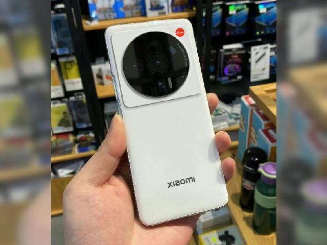 配備徠卡鏡頭的小米12 Ultra實機照疑洩 傳與小米12S系列通過認證
