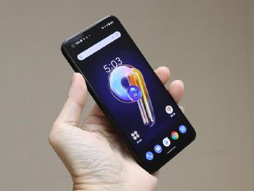 華碩Zenfone 9這樣買最划算！領劵現折2千 1萬8價格有找