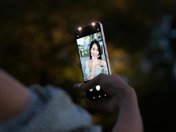 前置雙柔光LED燈的小米手機 Xiaomi 12 Lite開箱