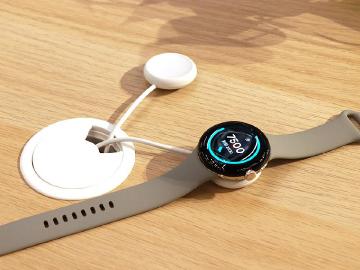 Pixel Watch也支援Qi無線充電？Google建議使用原廠充電器