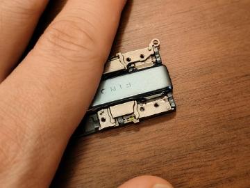 OPPO高層預告推新機 Find N2 Flip折疊手機鉸鏈結構疑似亮相